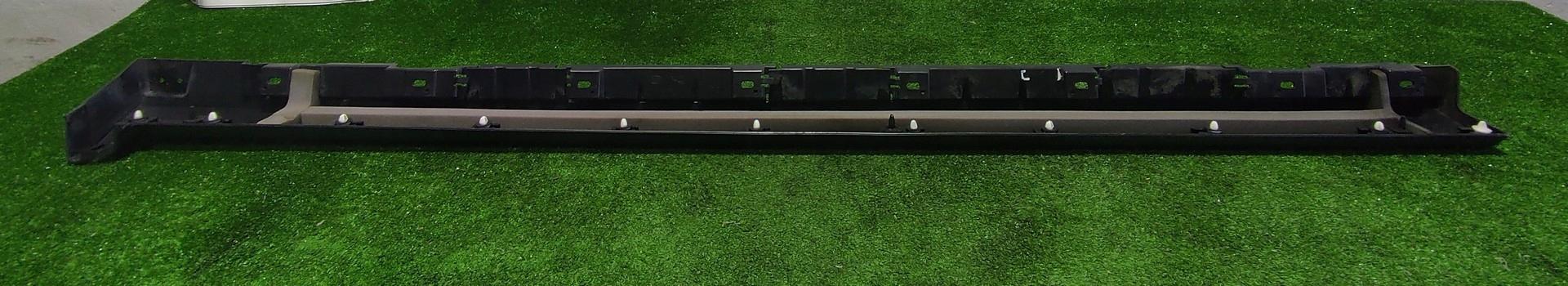 НАКЛАДКА ПОРОГА ПРАВА F-PACE HK83-101D56-BF