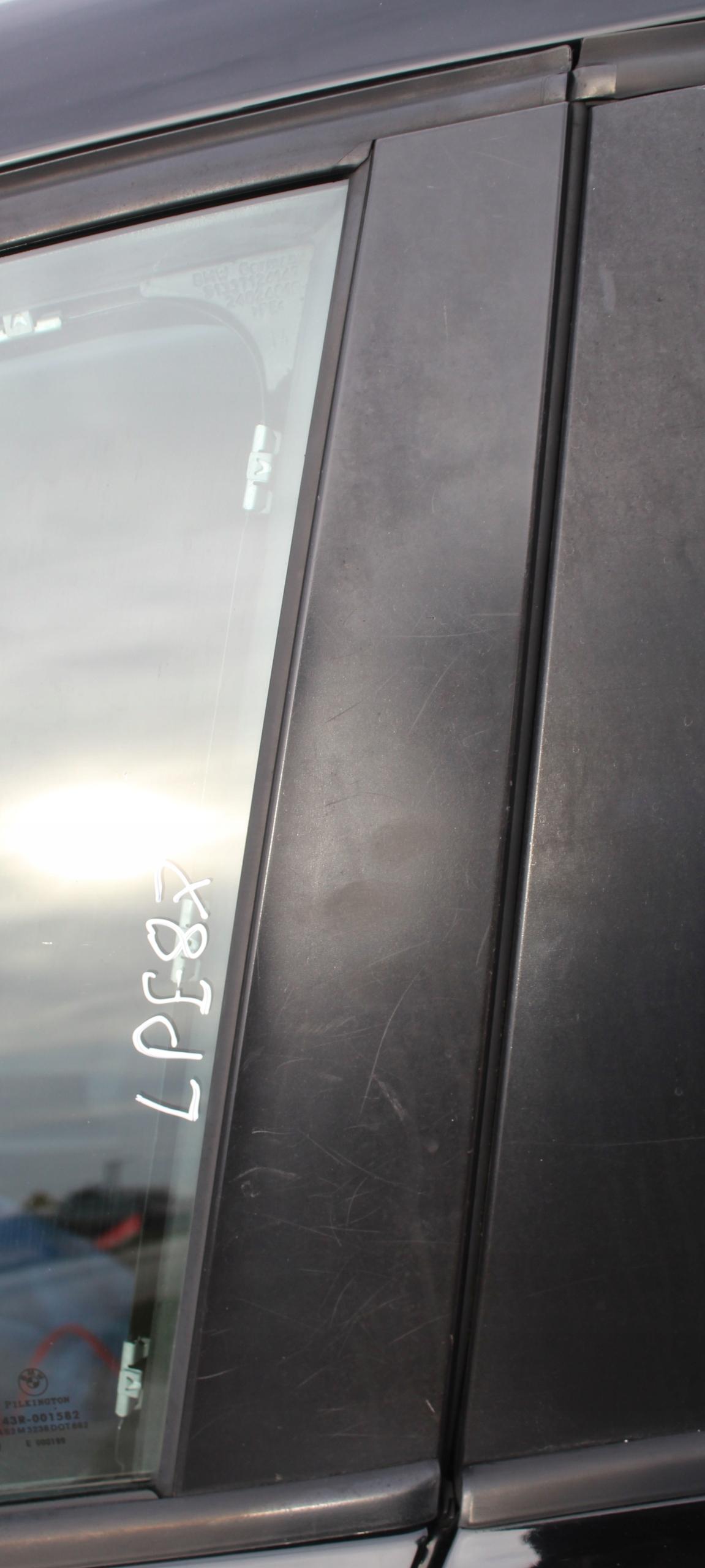 Облицювання вертикальних дверей пд л BMW E87