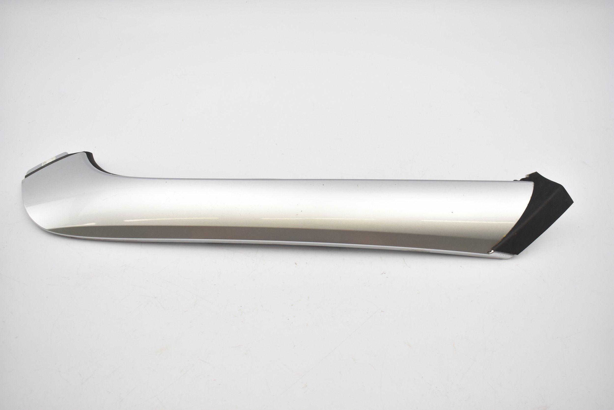 N243-508B1 - НАКЛАДКА НА ЛОБОВОЕ СТЕКЛО ПРАВАЯ FIAT 124 SPIDER