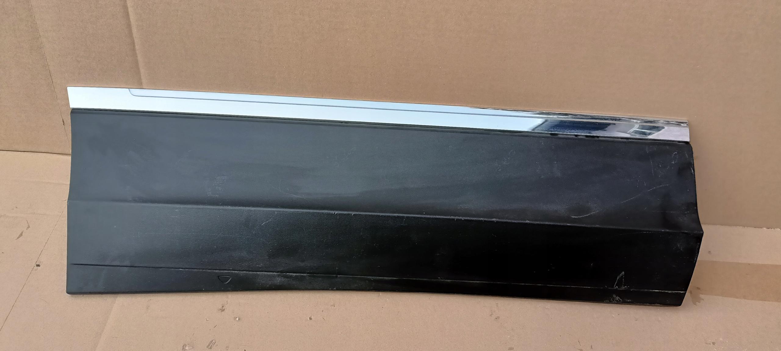 5FJ854950 - НАКЛАДКА ПРАВА НА ЗАДНІ ДВЕРІ VW TIGUAN 5NL854950J