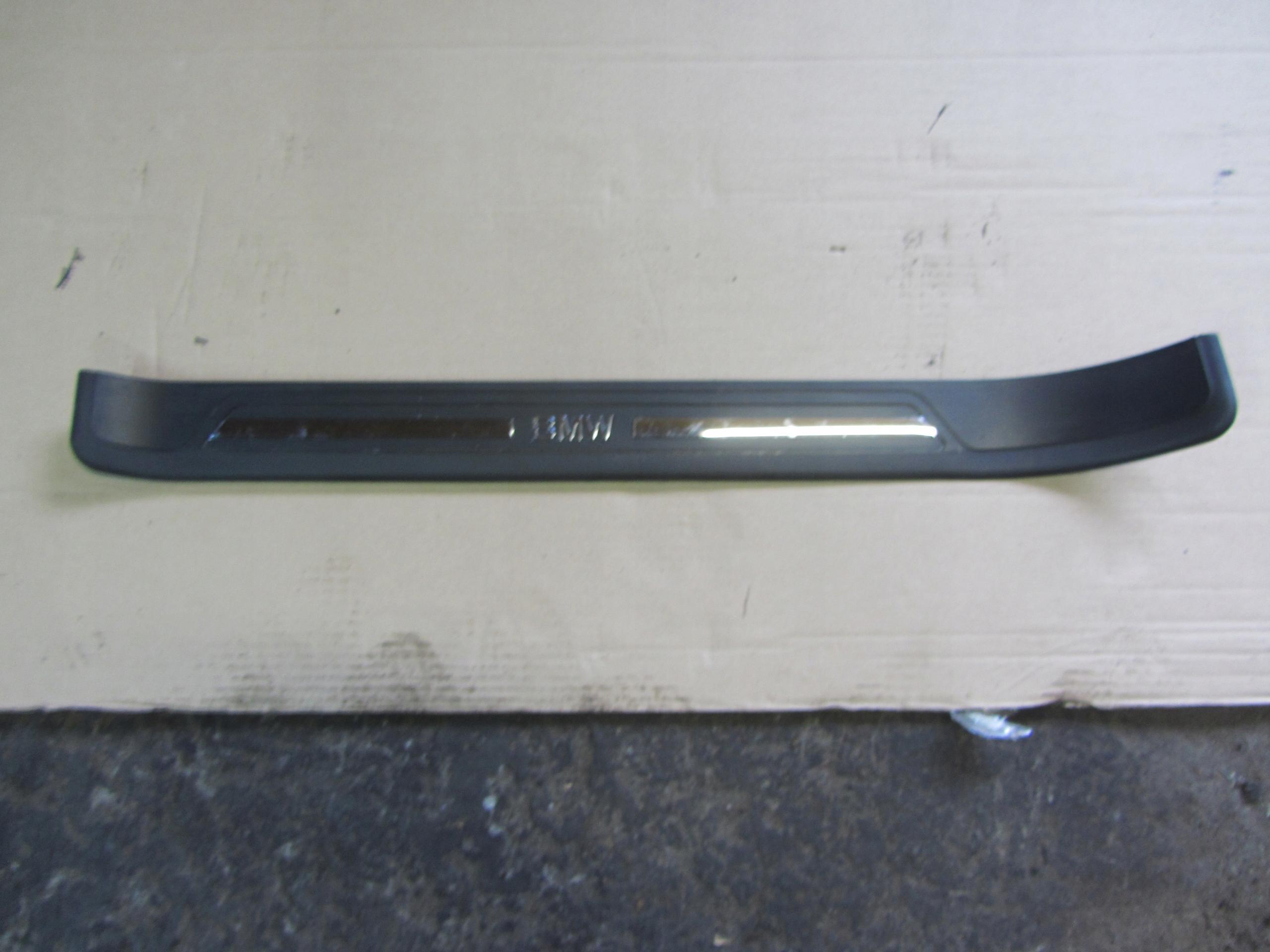 8178119 120 - Накладка порога двери левая BMW E39