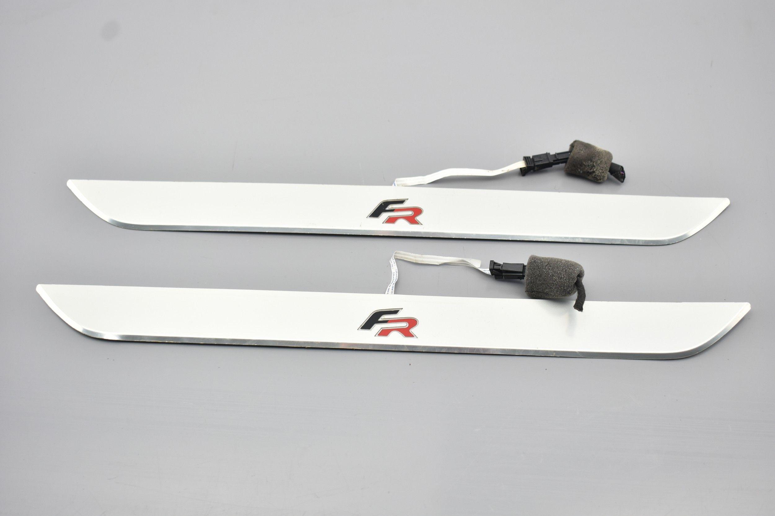 СВЕТОДИОДНАЯ ПЕДАЛЬ ПОРОГА 5F4947417A SEAT LEON III FR