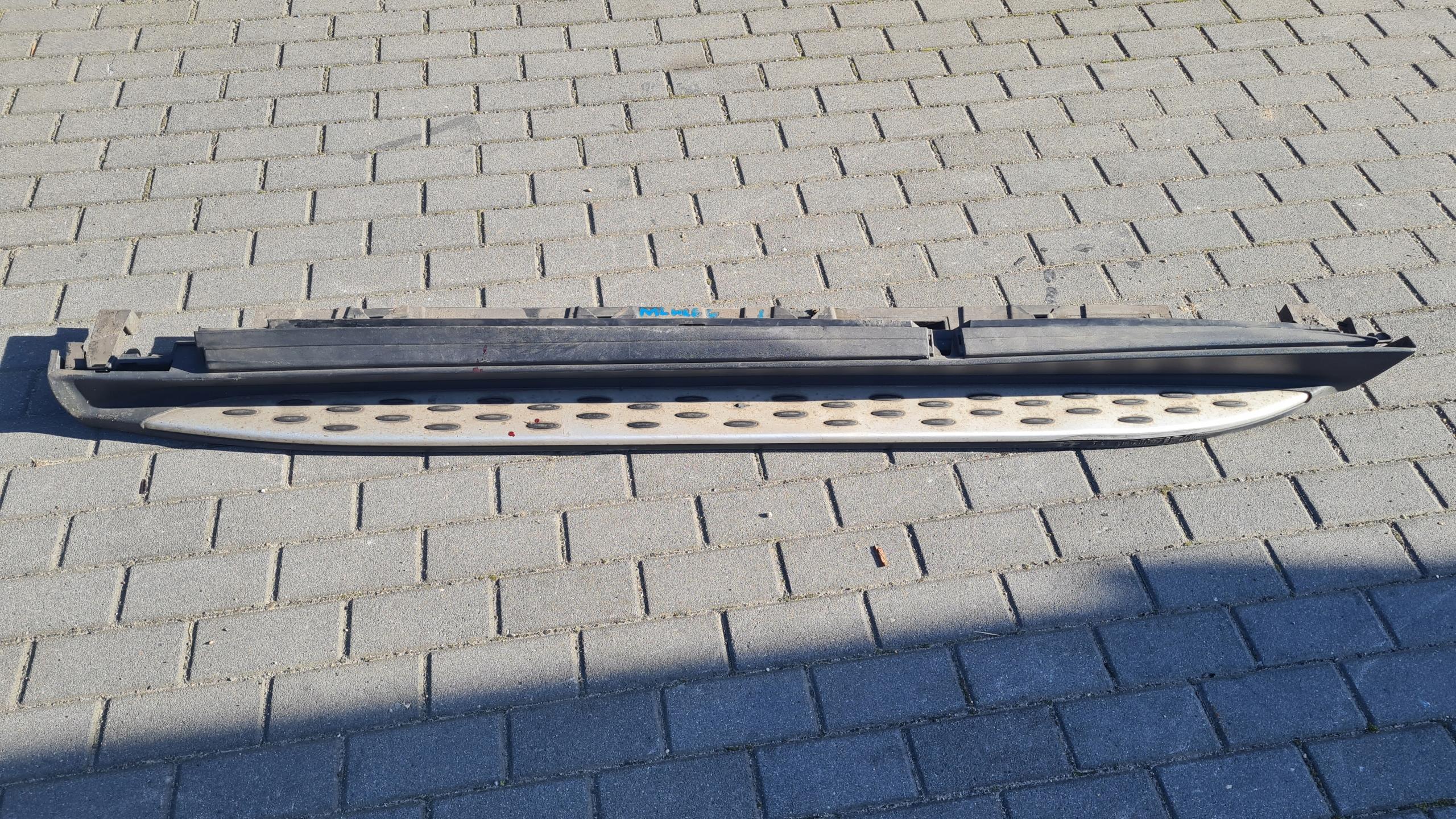 Педаль порога левая AMG W166 A1666980025 + стойка