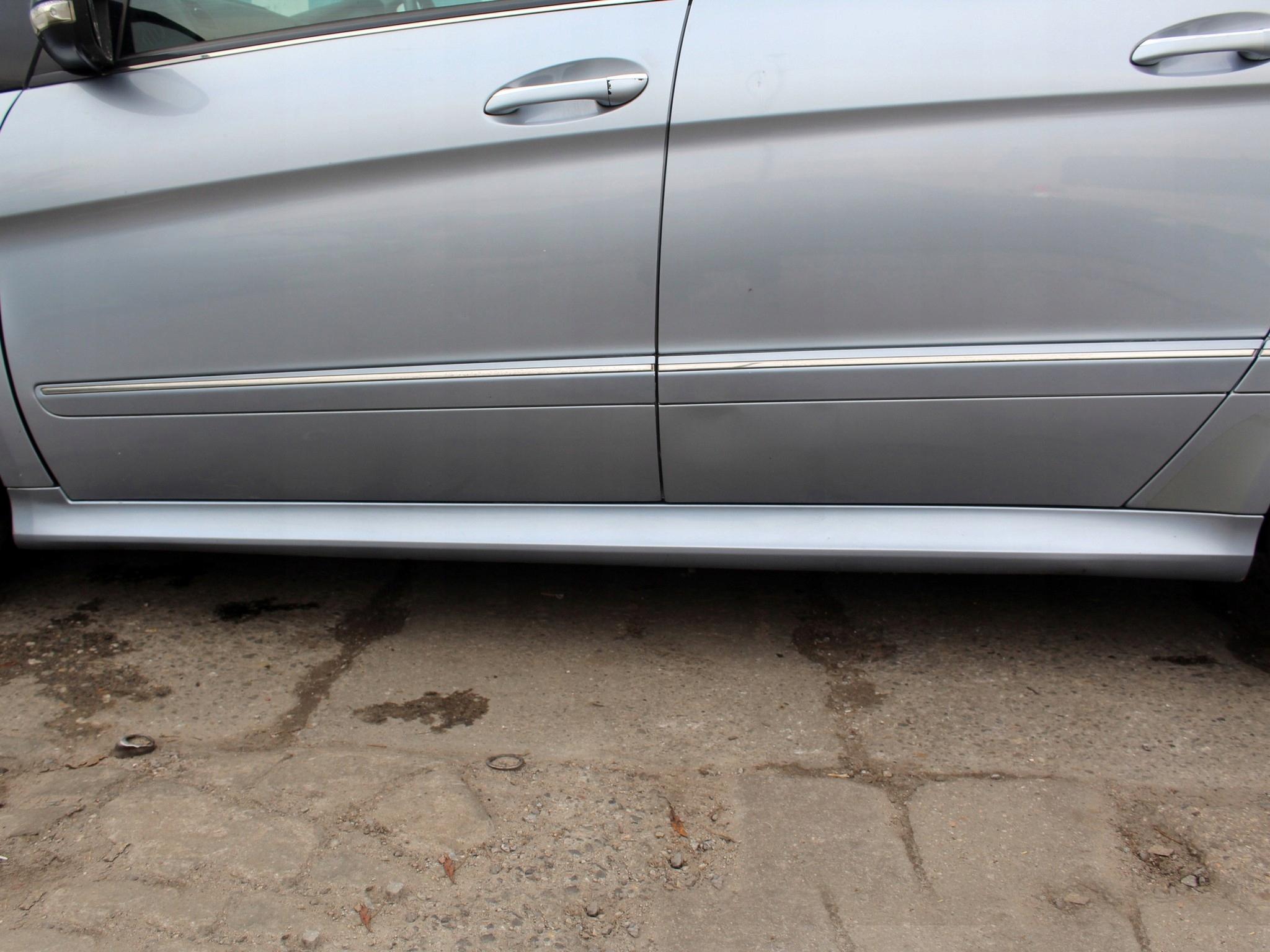 A204698354 - Педаль порога левая MERCEDES C W204 775