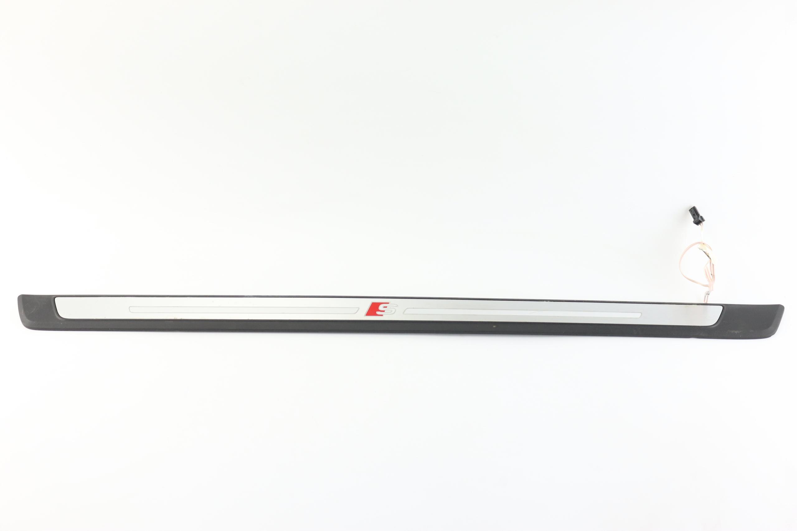 Педаль порога ліва S-LINE з підсвічуванням AUDI A3 8V