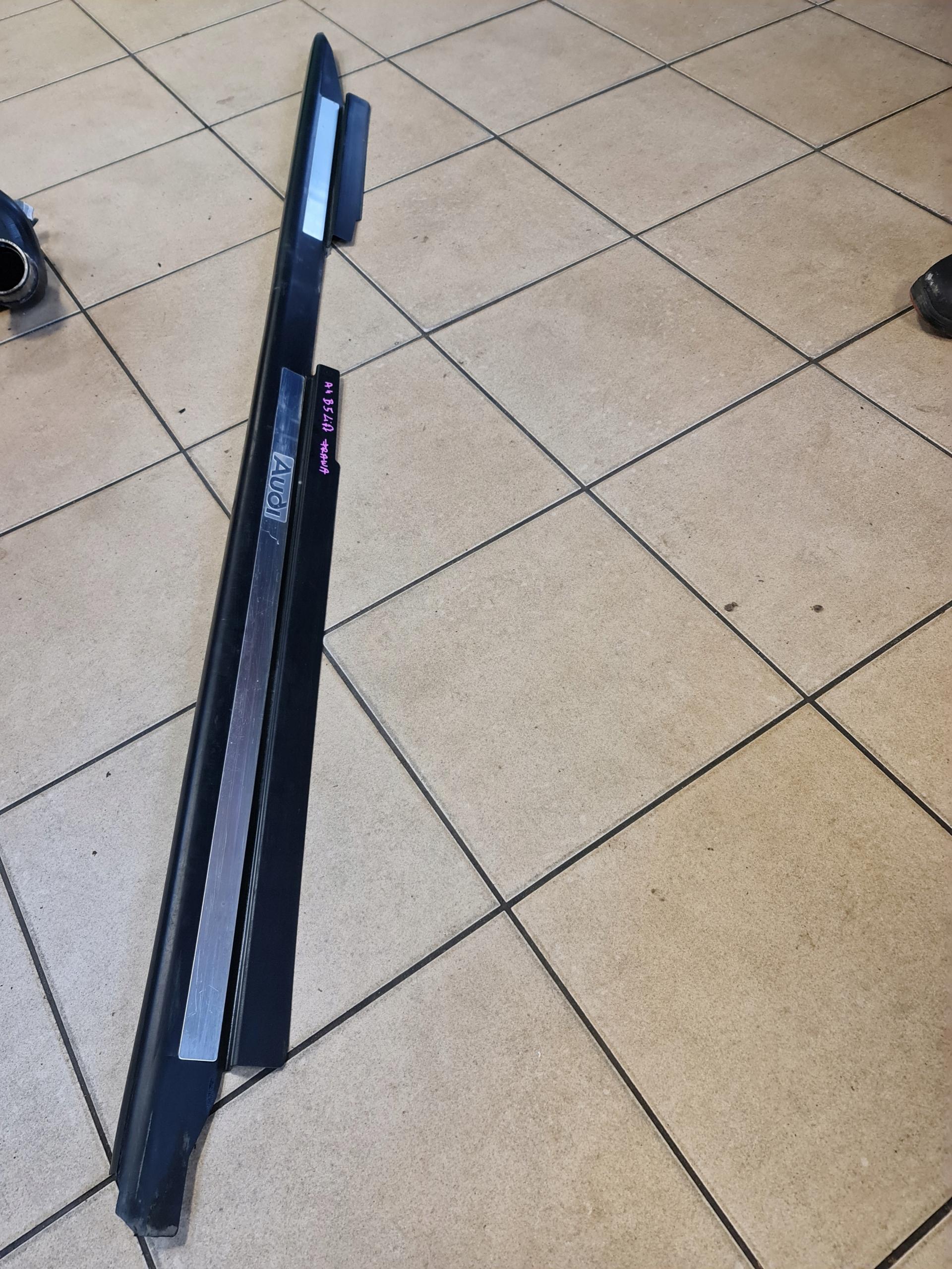 8D0853492F - Педаль порога молдинги права AUDI A4 B5 LIFT