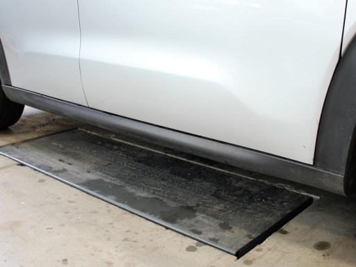 YQ000336XT - Педаль порога права CITROEN C3 AIRCROSS 17-r.