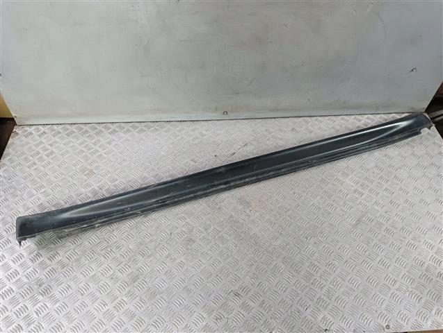 Педаль порога права NISSAN JUKE F15