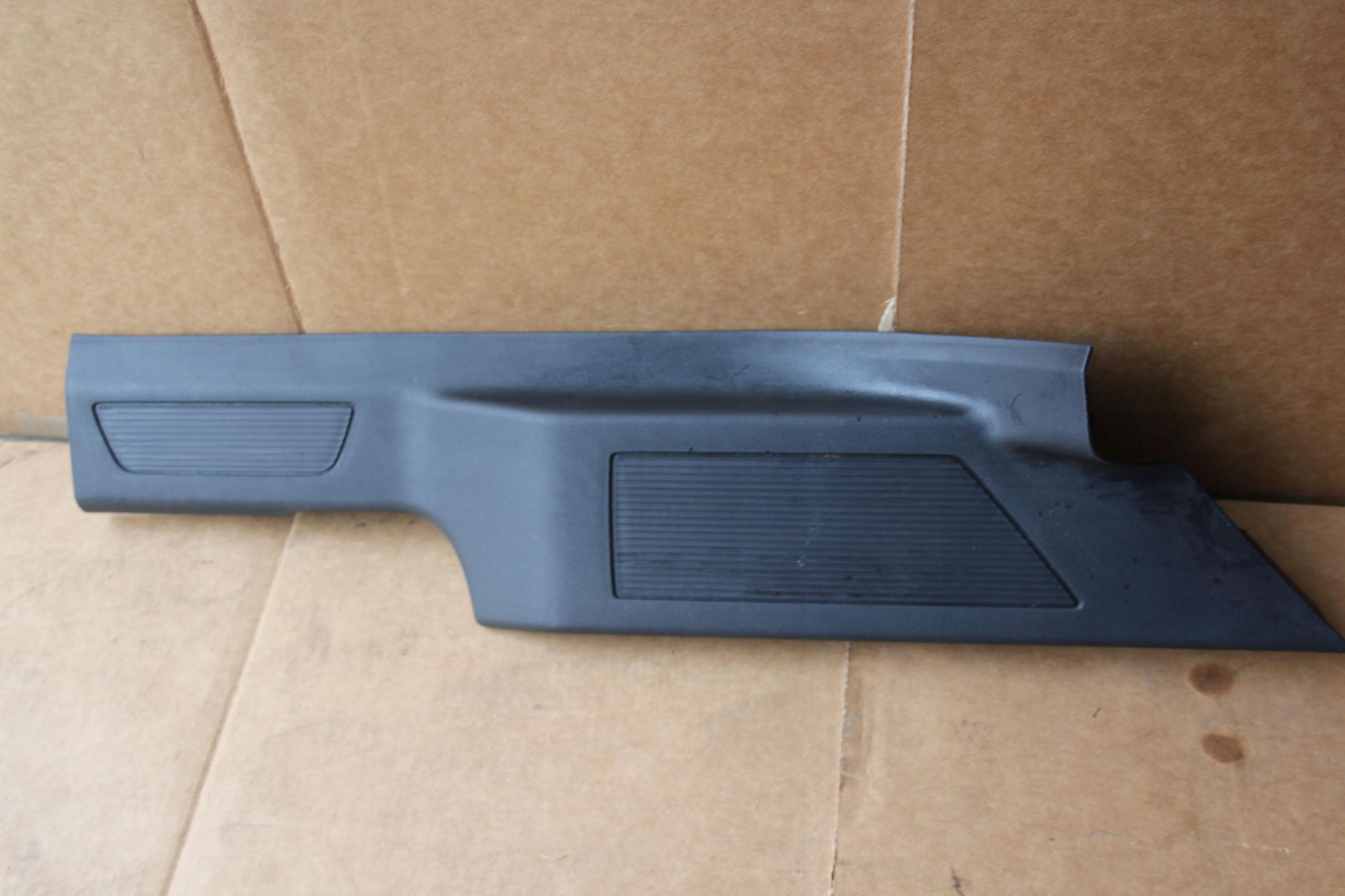 НАКЛАДКА ПОРОГА ЗАДНЯ ПРАВА VW ATLAS 3CN853370C