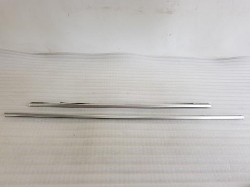 Накладка на стекло двери VOLVO V40 XC40 31278605