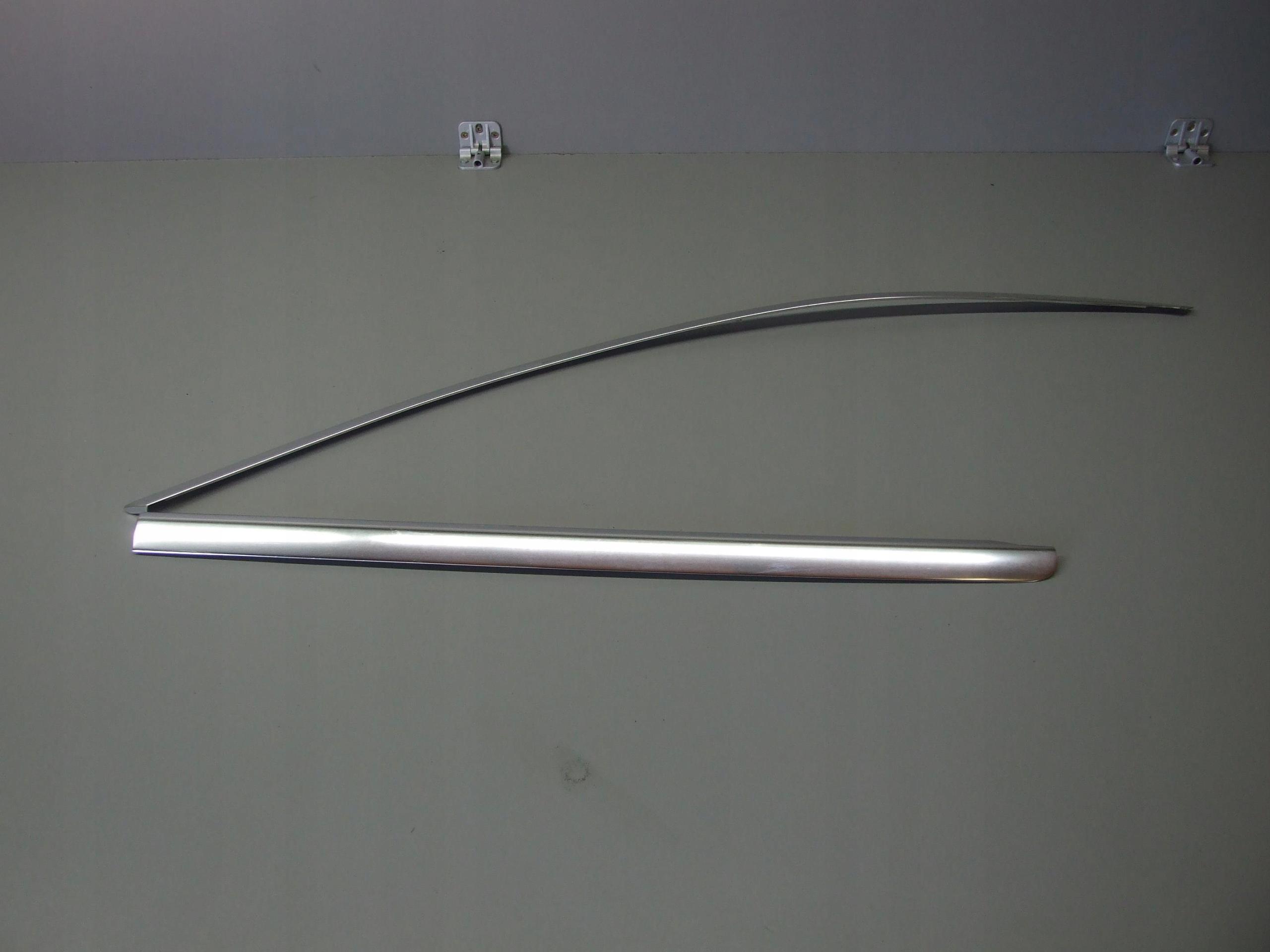 Молдинг стекла задний MERCEDES C W205 универсал 2056700322