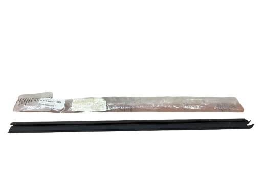 7066604 - Внутренняя планка правой двери BMW 1 E87 E87 LCI