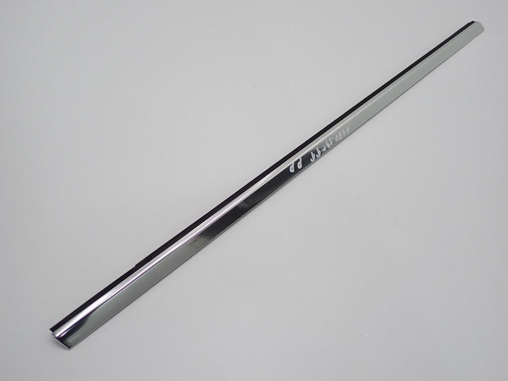 A1767250182 - Планка скребок двери правый передний MERCEDES A W176