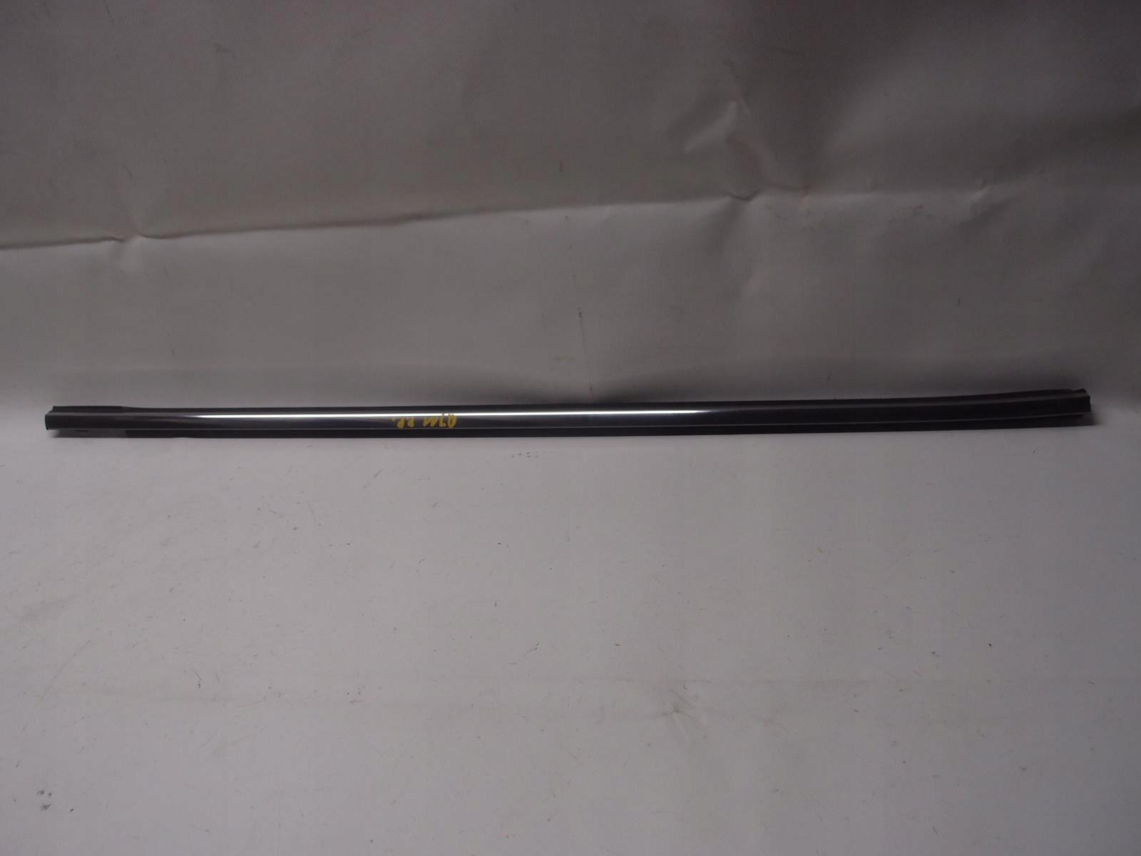 Передний правый дверной скребок Qashqai II J11