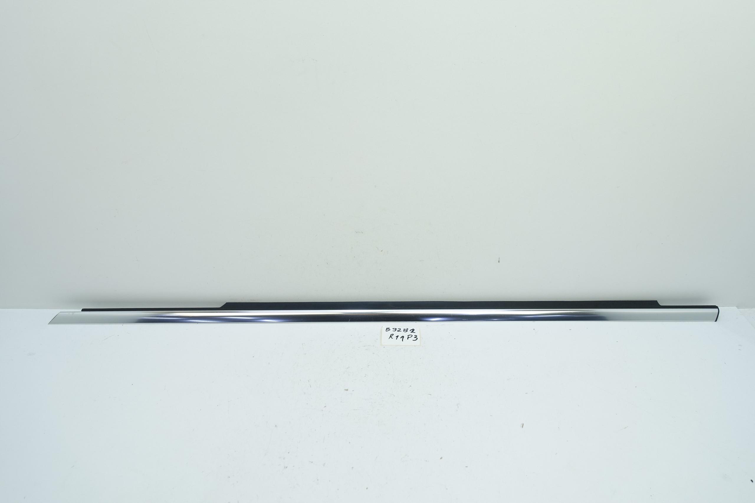 A2047251565 - Обшивка двери левая передняя MERCEDES C W204