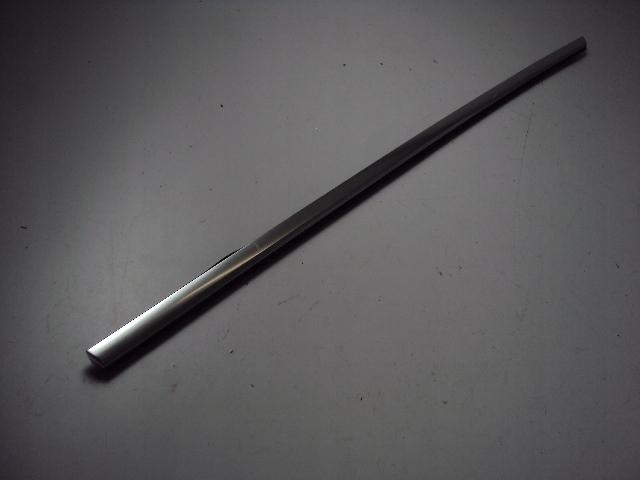 Скребок двери левый задний AUDI Q5 II