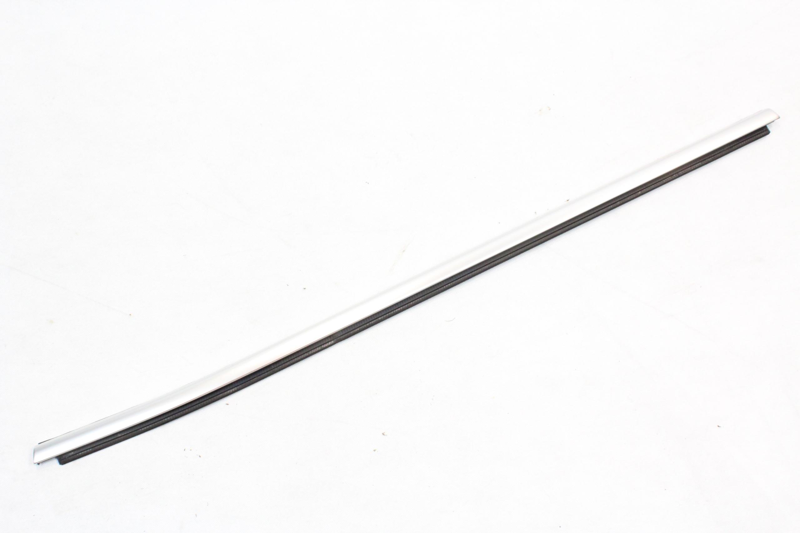7444066 - Скребок двері П зд BMW G05 X5 ALUV