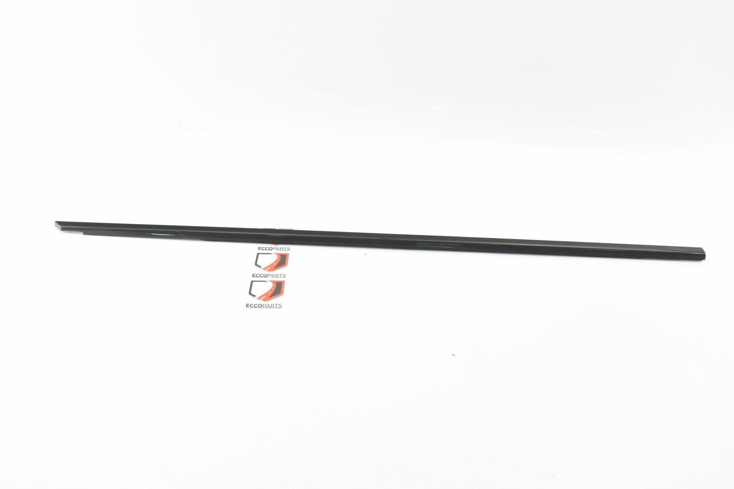 5133 7209726 - Скребок двери передний П BMW 5 F10 F11