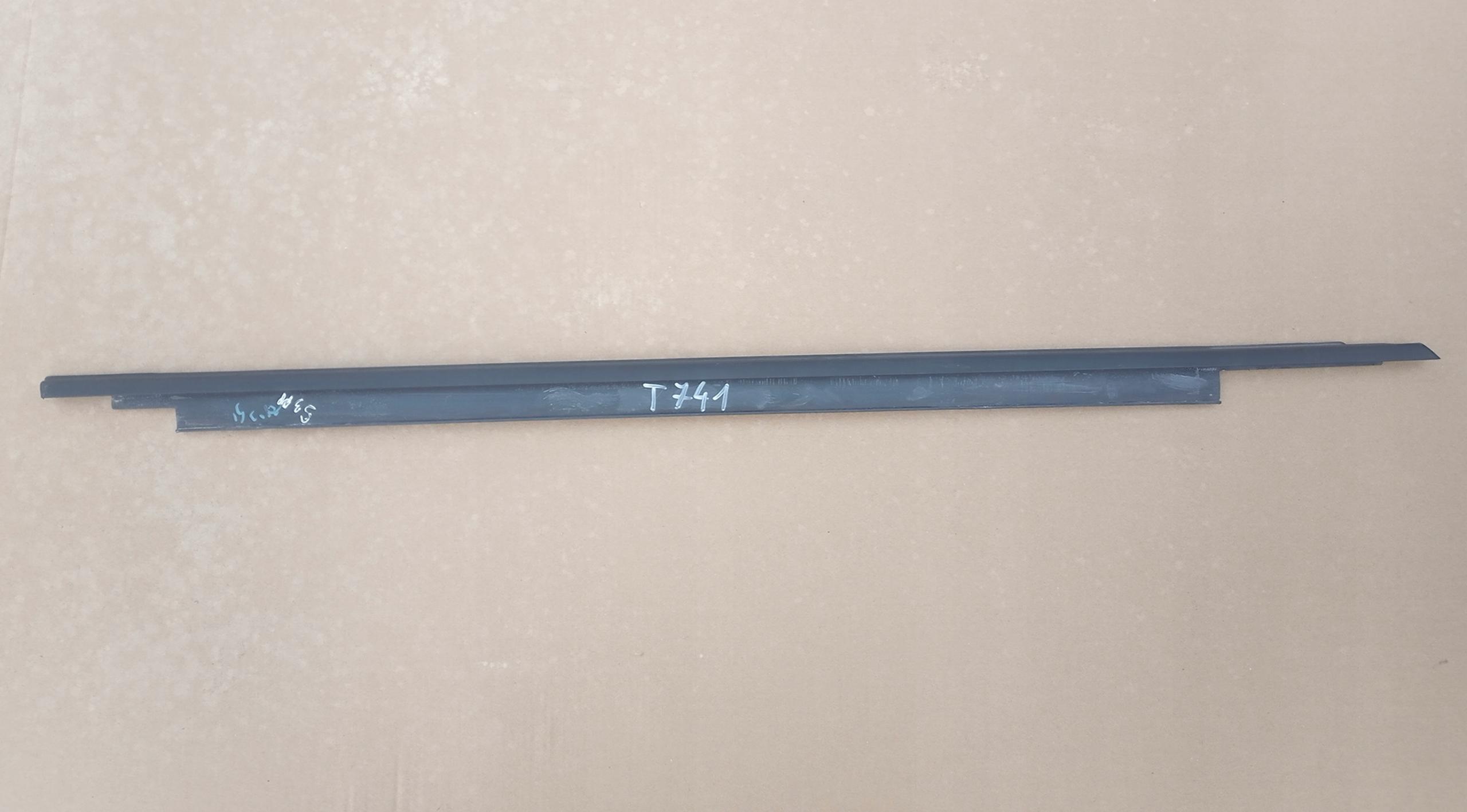 8V4837478 - Передній правий скребок AUDI A3 8V SPORTBAC