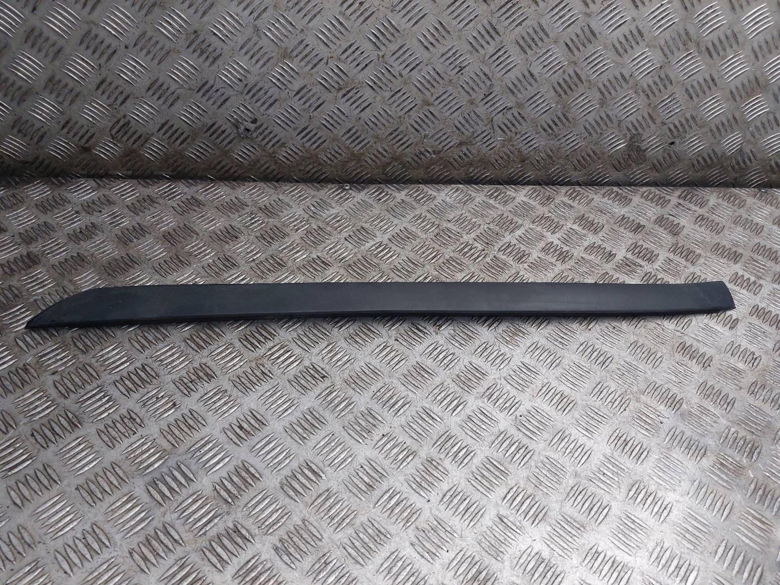 6386980179 - Панель стеклоочистителя левая MB VITO W638 2.2 CDI