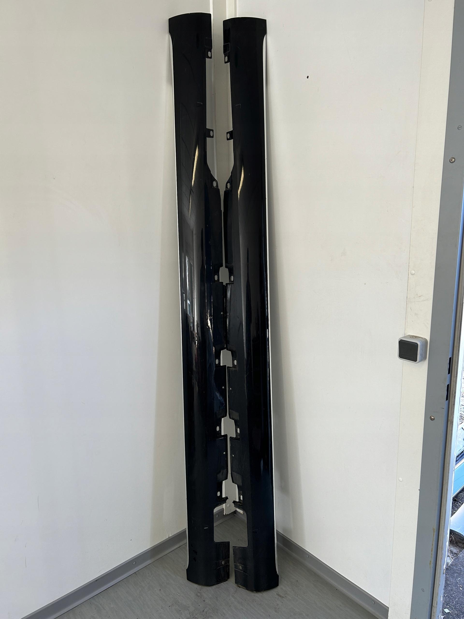 Бічні спідниці 4H0853859E AUDI A8 D4