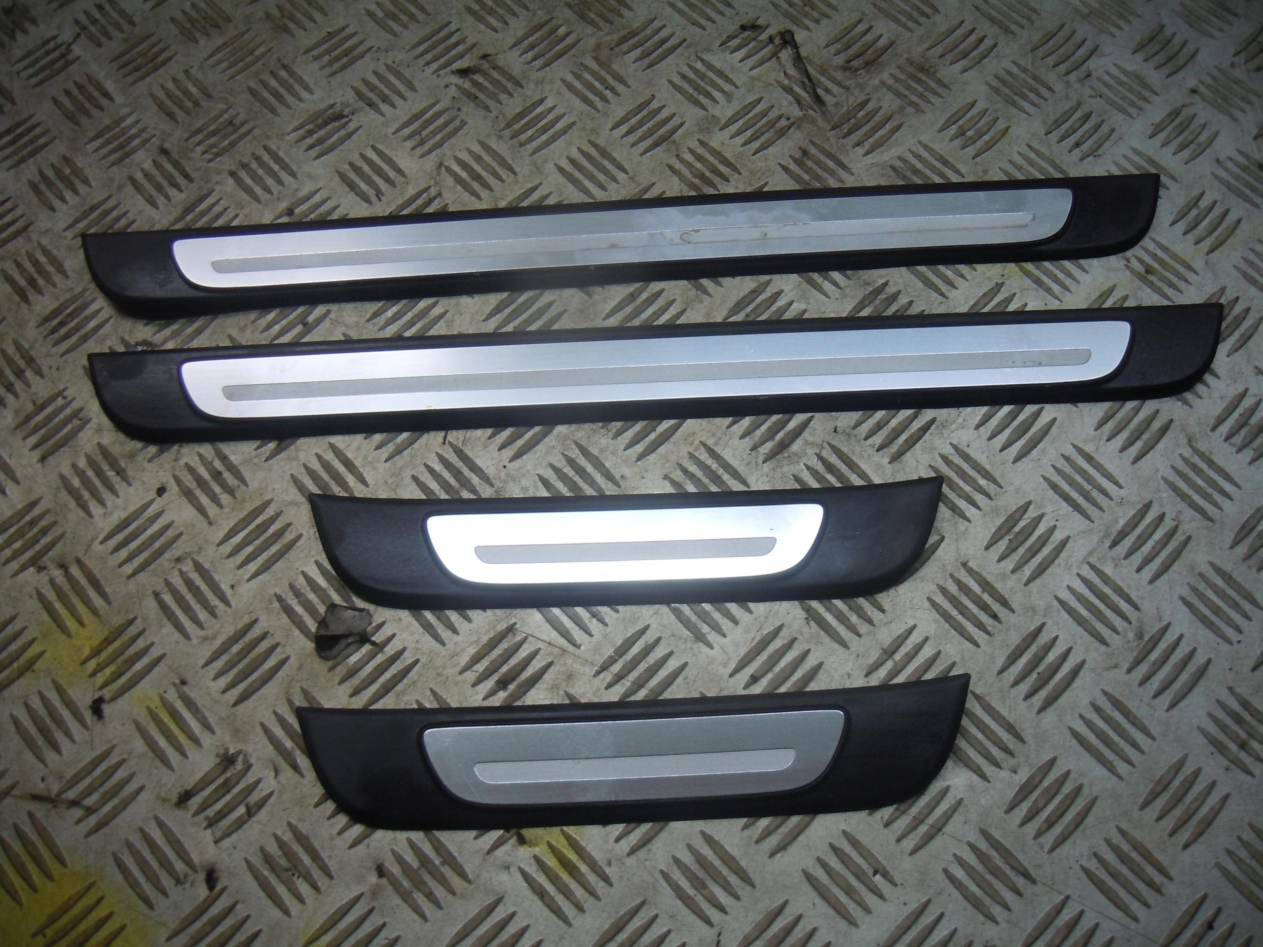 Бічні спідниці AUDI A3 8V SPORTBACK хром