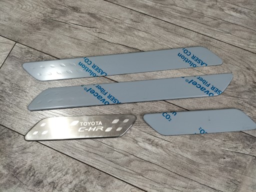 ЗАХИСНІ НАКЛАДКИ НА БІЧНІ СПІДНИЦІ TOYOTA CHR C-HR