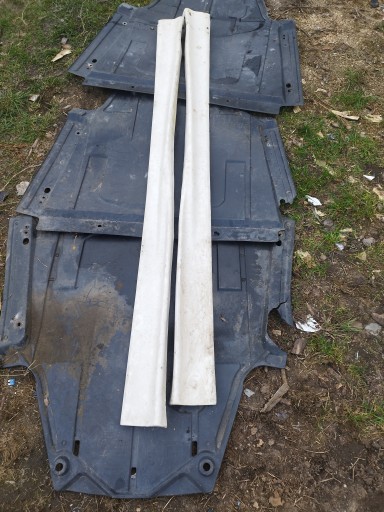 ЗОВНІШНІ БІЧНІ СПІДНИЦІ VOLKSWAGEN GOLF II 2