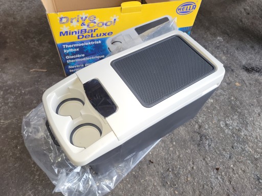 АВТОМОБИЛЬНЫЙ ХОЛОДИЛЬНИК HELLA 12В