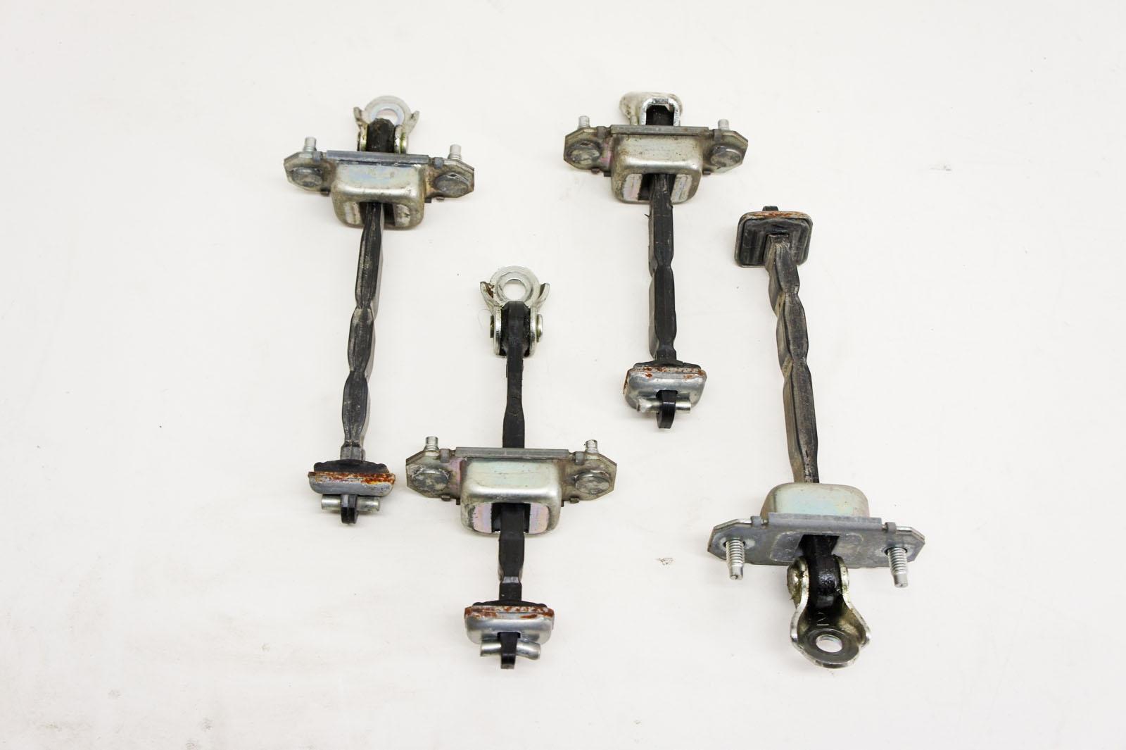 Ls058 Subaru XV і обмежувачі дверей в зборі