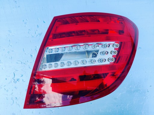 Светодиодная лампа с правой спиной Mercedes W204 Lift Kombi