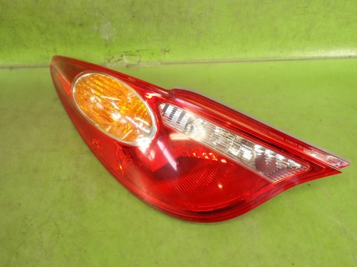 00 - Левая задняя лампа задняя Toyota Solara 04r