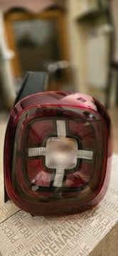 Права лампа задня дакія Дастер II оригінал