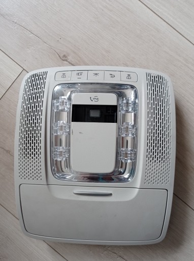 000 900 - Передній стельовий світильник Mercedes GLE 167