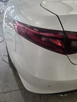 Задня лампа Джулія США