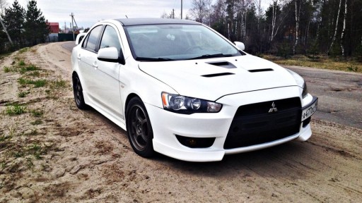 Роздільник бампера Lancer X 10 EVO Flapsy