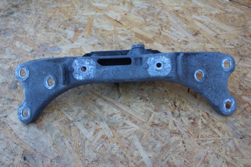 1096212 - Кронштейн коробки передач BMW e38 m52 2.8 автомат 1095888