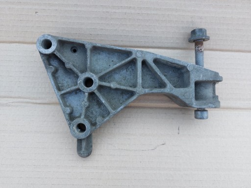 Кронштейн коробки передач Opel Astra Zafira 13174501