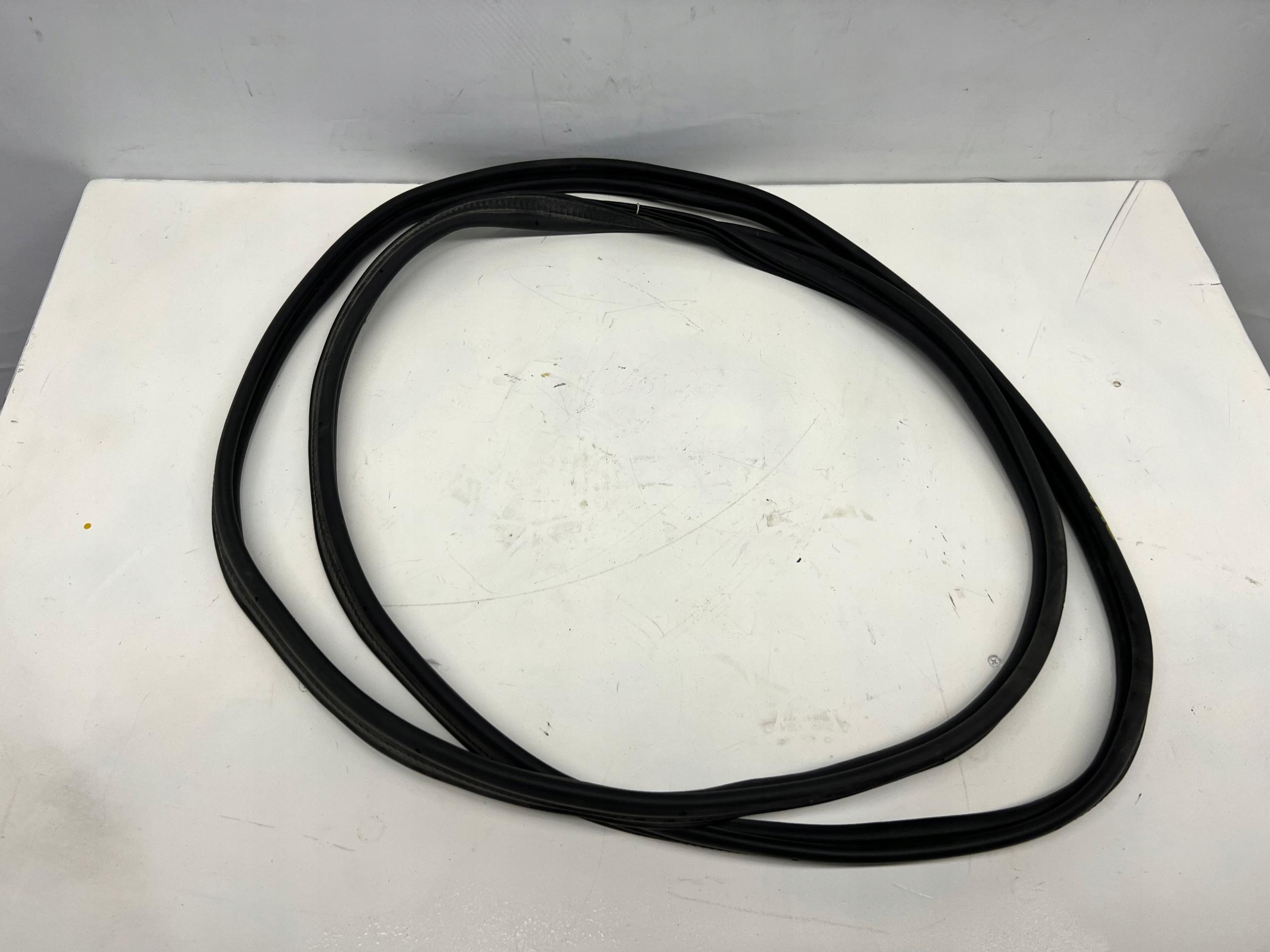 Leon III HB прокладка задньої кришки багажника