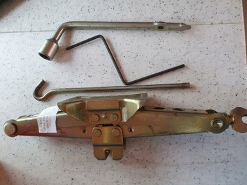 MITSUBISHI SPACE STAR Jack НАБІР КЛЮЧІВ ДЛЯ ПІДНЯТТЯ КОЛЕС