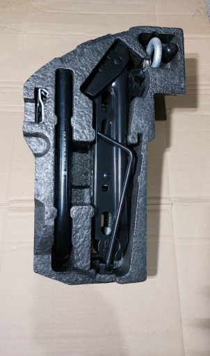 Гайковий ключ, запасне колесо, вставка з пінополістиролу Opel Corsa D