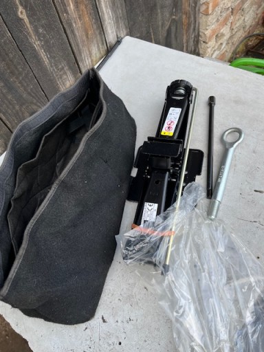 241831 - Набір гайкових ключів для Fiat Doblo II Lift 16R