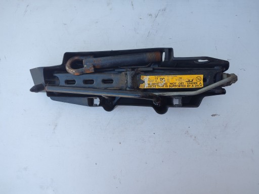 Комплект колесных ключей с проушиной RENAULT KANGOO II