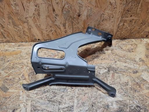 Лівий кронштейн крила передній AUDI A6 C8 4k0821131