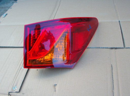Задня лампа Lexus GS Задня лампа праворуч