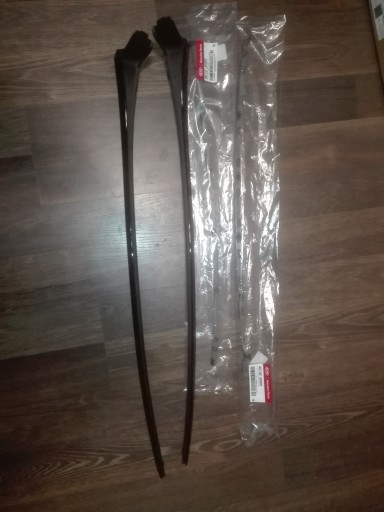 Накладка на лобове скло Kia Stinger справа/ліво