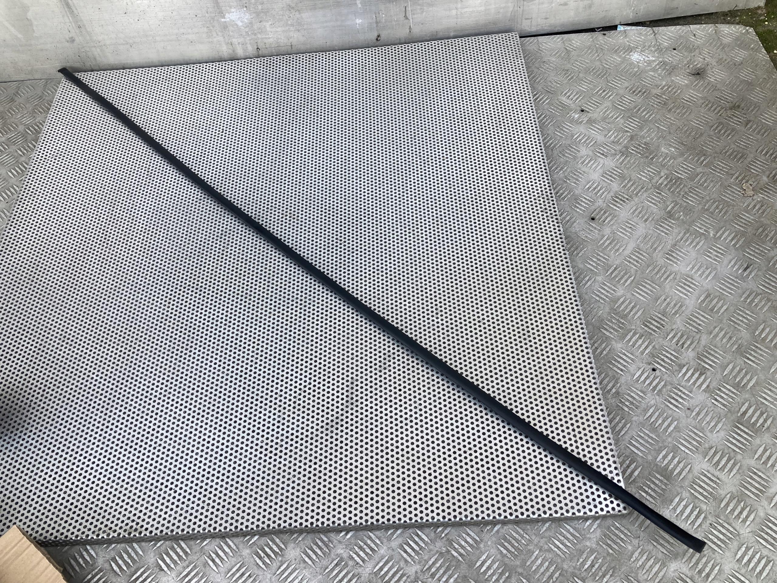 Обшивка даху ліва 107 CITROEN C1 05-14R. LIFT