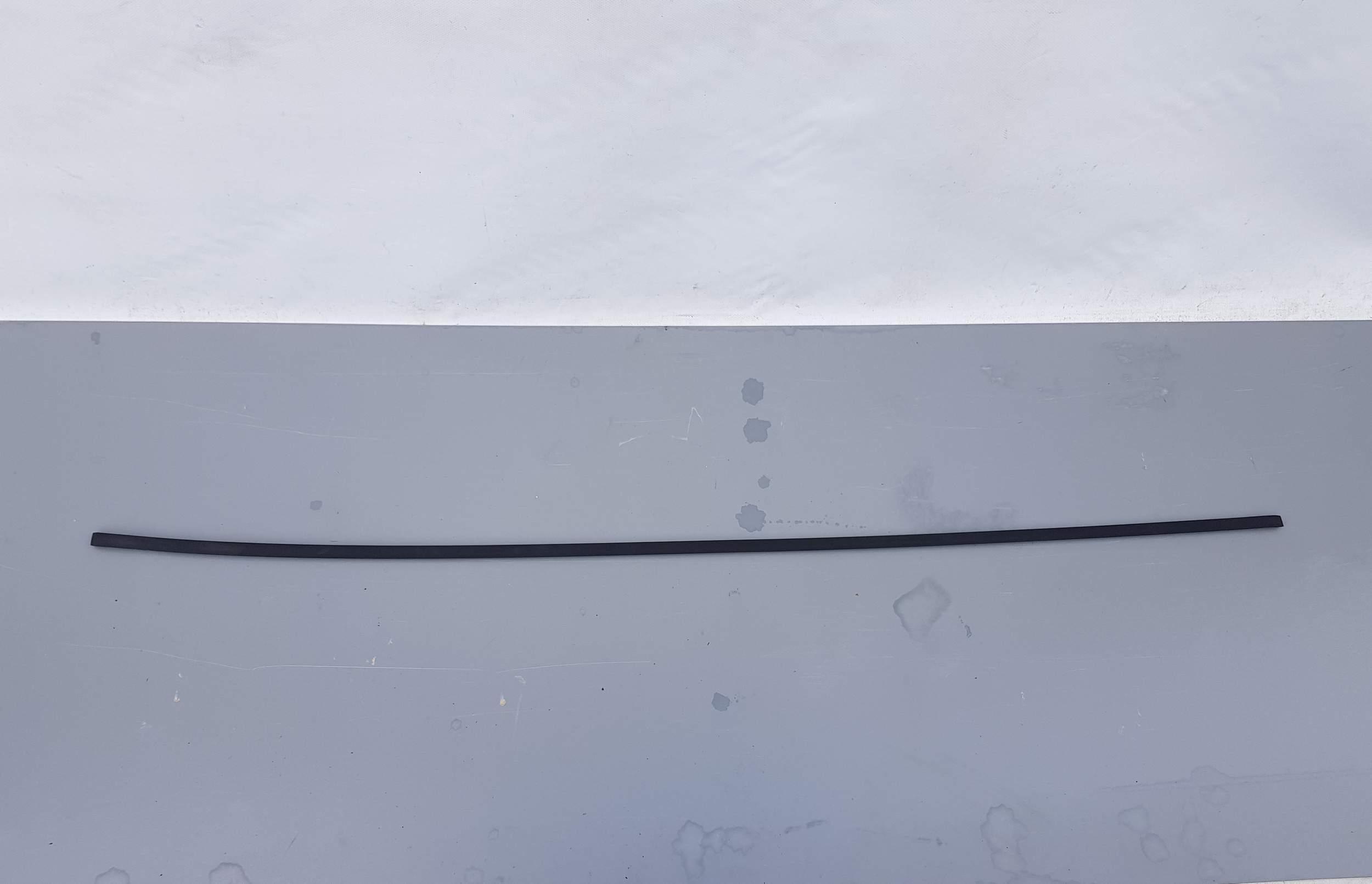 Обшивка крыши для крыши правая Yaris III 11-17