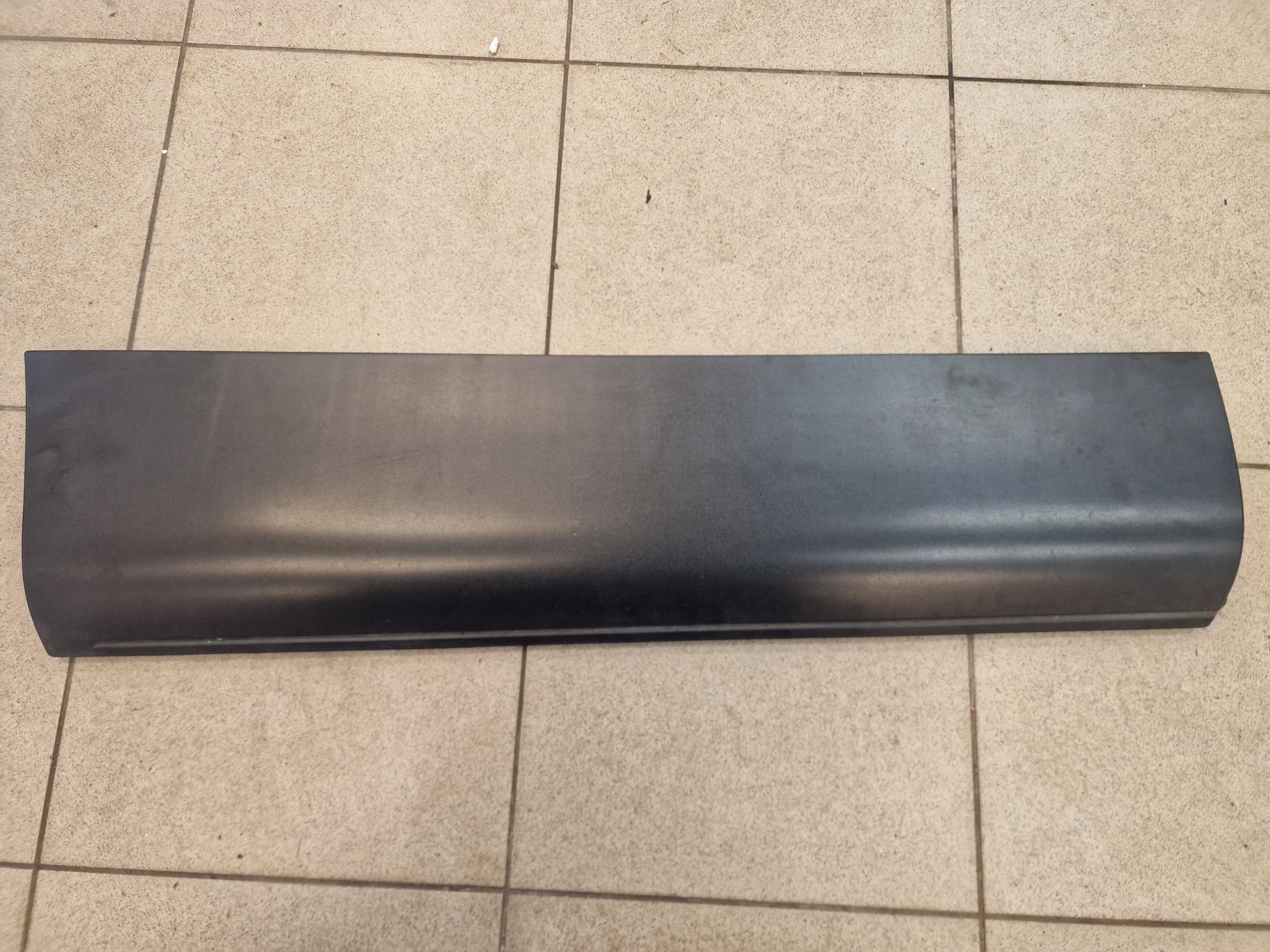 0000 - Нижняя планка двери правая задняя Audi Q7 4l0853970