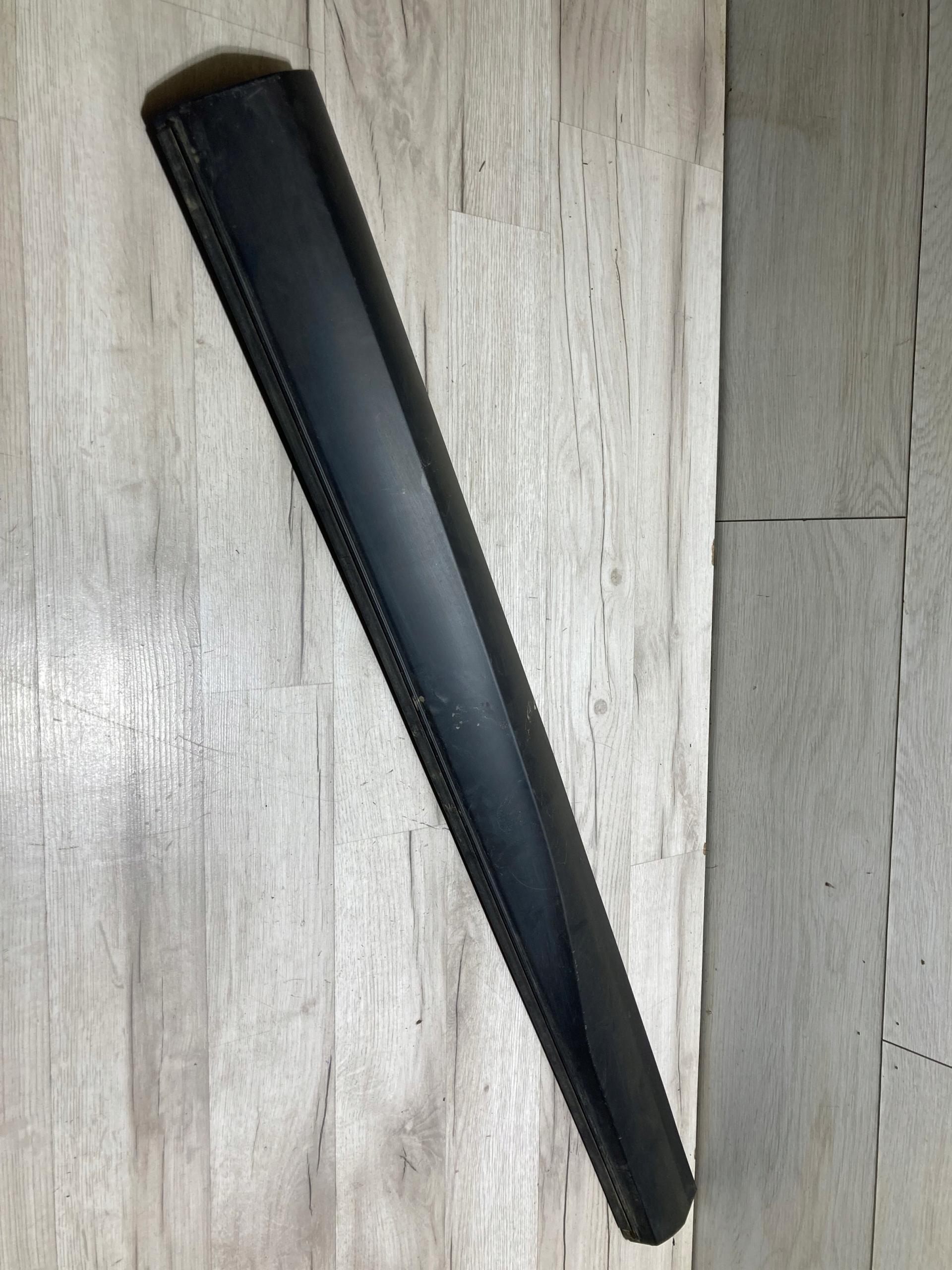 9820807280 - Молдинг правой двери перед Citroen DS3 Crossback 20R.